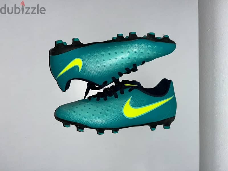 nike blue and green football shoesجزمة كورة اصلية 0