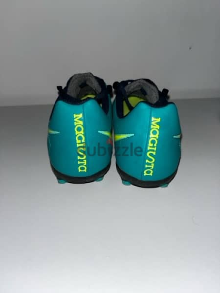 nike blue and green football shoesجزمة كورة اصلية 3