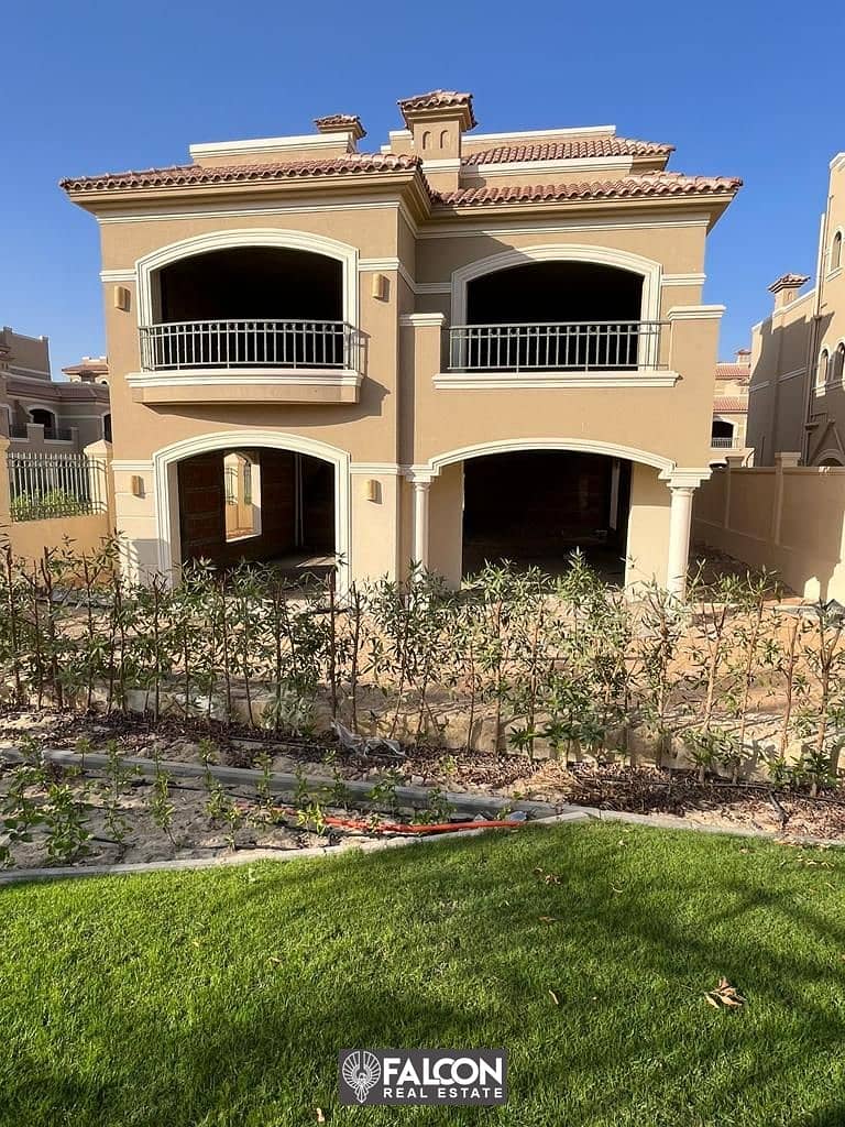 استلم فوري فيلا منفصلة Pool View لوكيشن مميز بجوار الـ BUE للبيع فـ لافيستا باتيو برايم الشروق La Vista Patio Prime 9