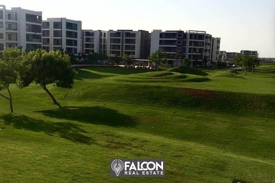 For sale, an apartment next to Cairo Airport, one of the most prestigious and distinguished areas in the Fifth Settlement, in the TAJ CITY compound, i 1