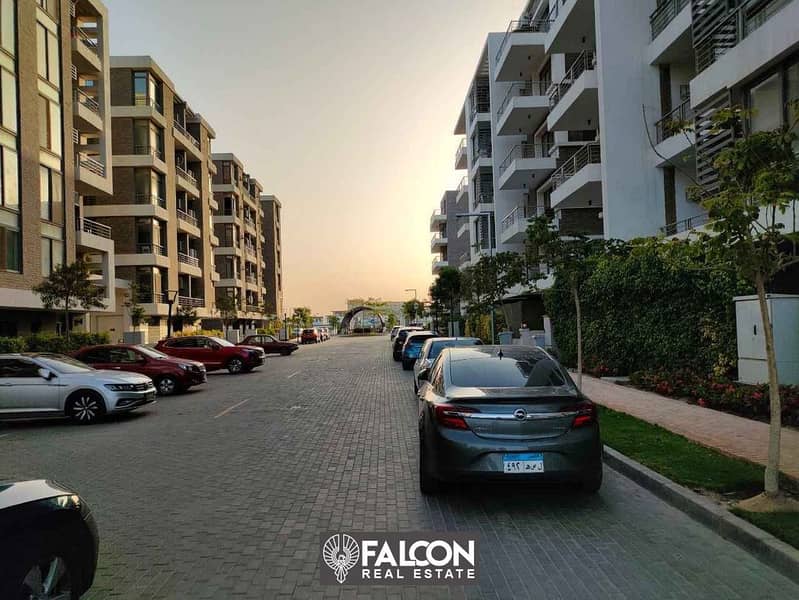 Apartment for sale with a 42% discount for a limited period, 136 m, a very distinctive view of the landscape in front of Cairo International Airport, 12