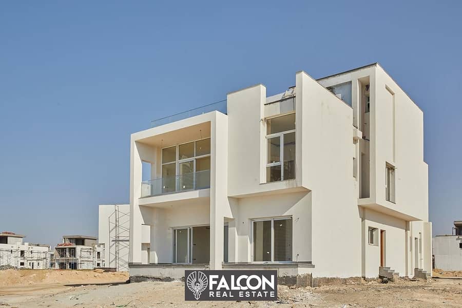 Townhouse 301 sqm, fully finished, in New Al Alamein, North Coast, in Mazarine Compound 3