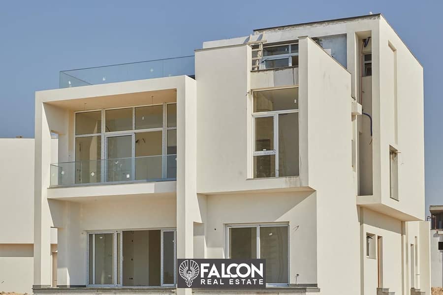 Townhouse 301 sqm, fully finished, in New Al Alamein, North Coast, in Mazarine Compound 4