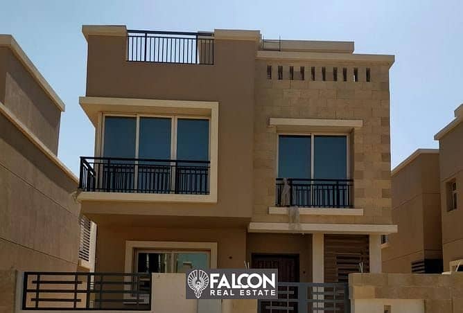 For sale, a detached villa with the largest golf view in Taj City, in front of the airport, on the Suez Road, with a 42% discount 5