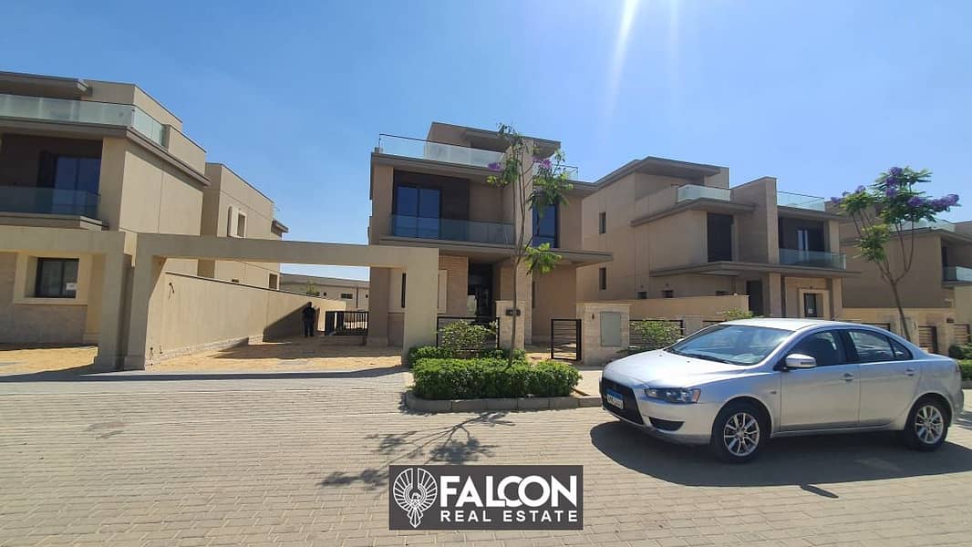 5-BR villa with roof, immediate receipt, ready to move   prime location in Sheikh Zayed with a view of the landscape inThe Estates  compound 12