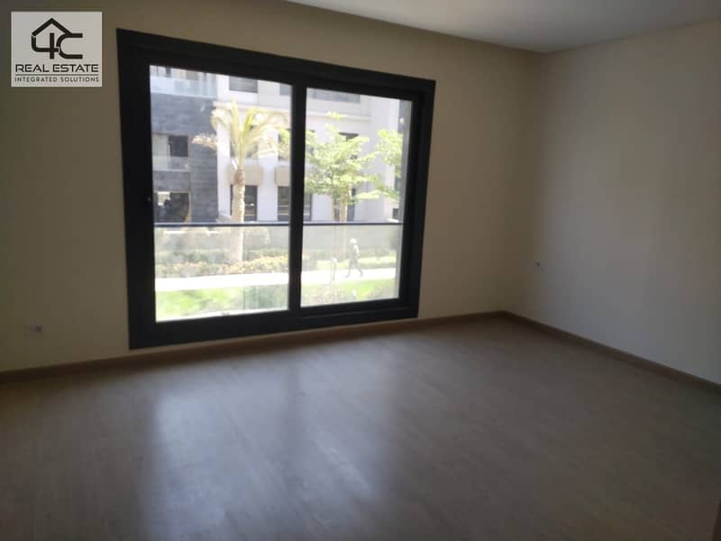 ؟for sale town house fully finished installment ready to move special view on trio gardens 1