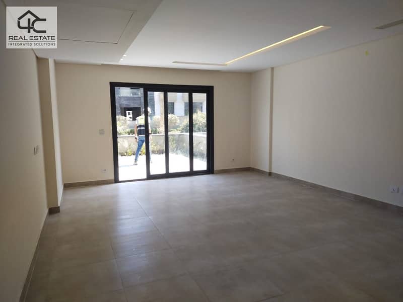 ؟for sale town house fully finished installment ready to move special view on trio gardens 6