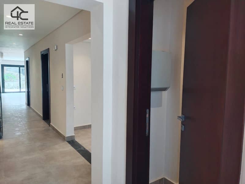 ؟for sale town house fully finished installment ready to move special view on trio gardens 7