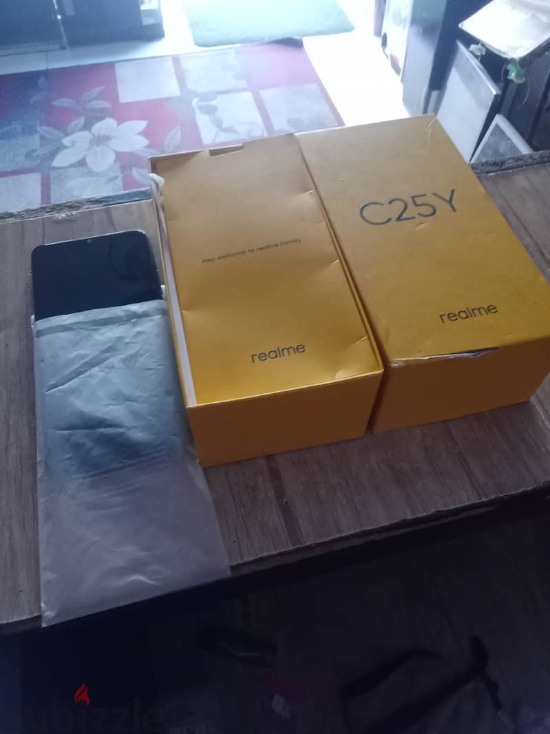 REALME C25 Y 1