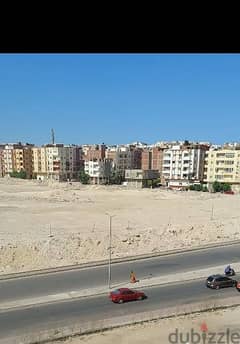 شقه في اول دهبيه ناحيه شارع النصر للبيع hurghada