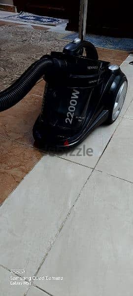 مكنسه كهربائيه 2200 W 3