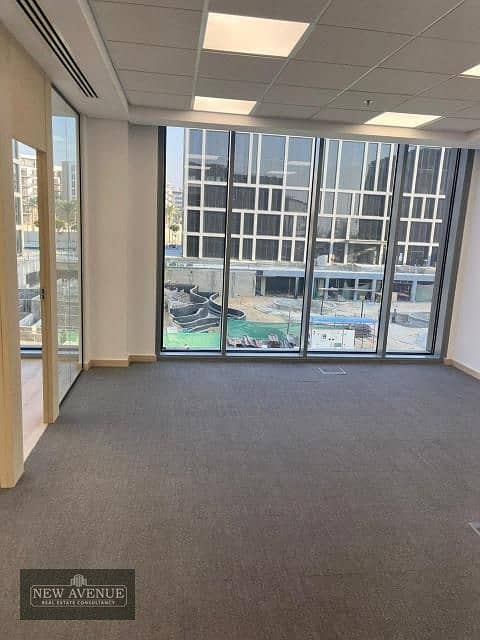 Office 96 m  for rent in CFC  in Podium 5 ,5th settlements  By Al Futtaim ,  Rent price : 120,000 EGP per month 7