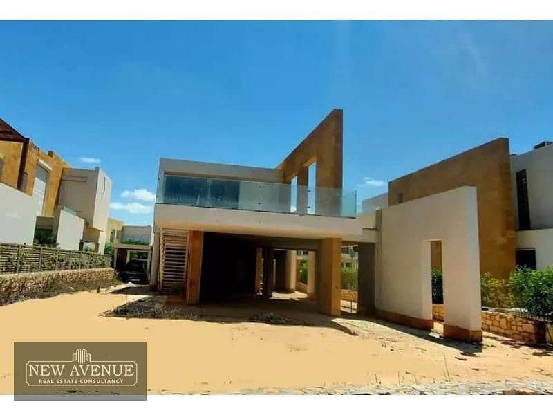 Villa 4 bedrooms 3rd row from the sea for sale 1