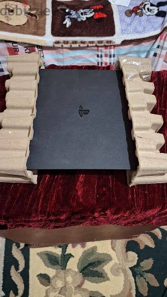 PlayStation 4 slim 2