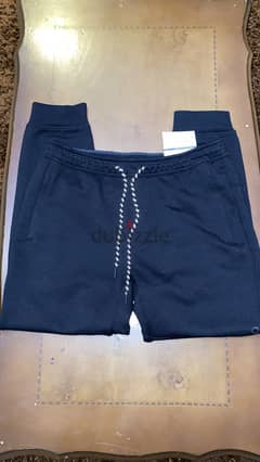 "Brand New Original American Eagle Pants – Stylish & Authentic!"