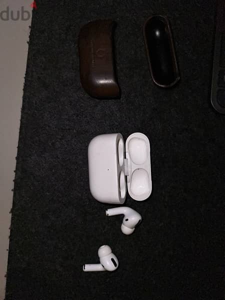 airpods pro (gen 1) 2