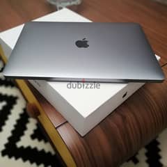 Macbook Air 13” M1 256GB ٪تقريبا جديد - وارد الإمارات - بطارية ١٠٠