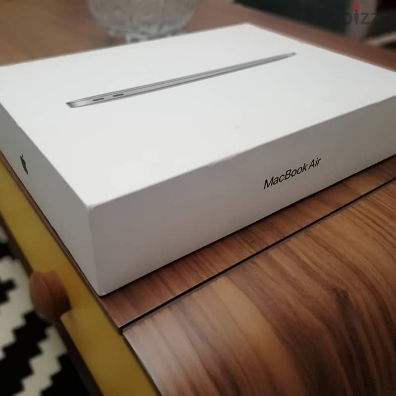 Macbook Air 13” M1 256GB ٪تقريبا جديد - وارد الإمارات - بطارية ١٠٠ 1