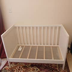 Crib for Sale سرير أطفال أيكيا للبيع