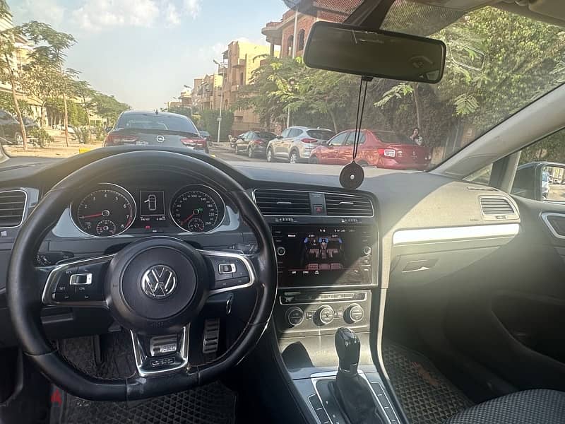 Volkswagen Golf 2019 1