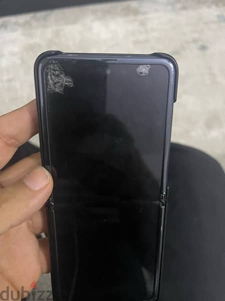 Galaxy Z Flip  للبيع ب5000 جنية مستعمل 4