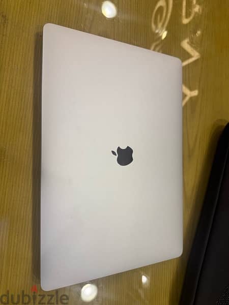 macbook pro 2019 16 inch 1