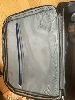 American tourister meduim luggage