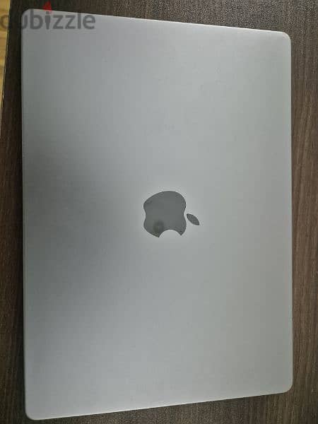 MacBook Pro M1 Pro 10 cores 1tb,23gb 2