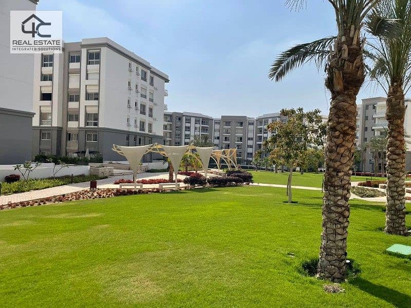 3 bedroom apartment 192 m ready to move  with panoramic view with lowest price in the market bahry in Hyde Park Compound, Fifth Settlement 9