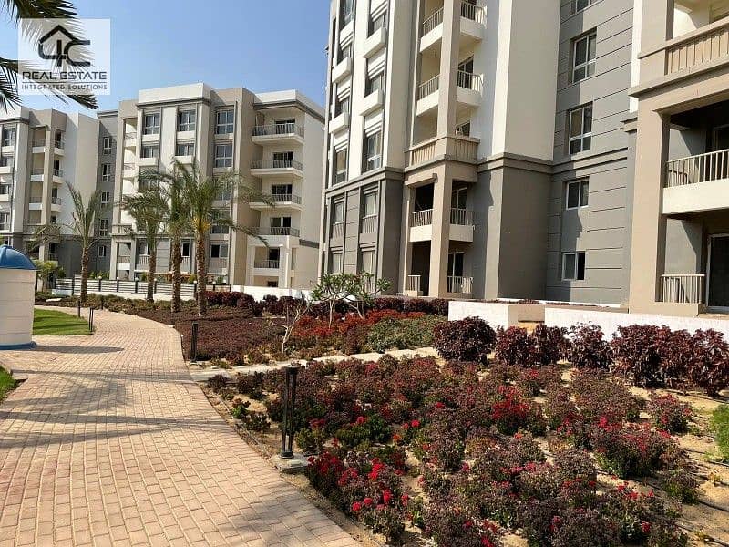 3 bedroom apartment 192 m ready to move  with panoramic view with lowest price in the market bahry in Hyde Park Compound, Fifth Settlement 10