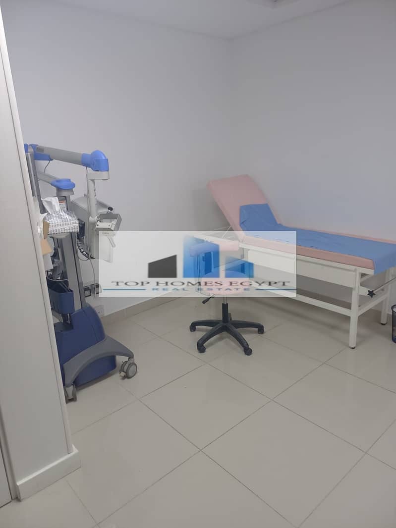 Fully finished Clinic in a medical center for Rent 111 sqm in North 90th / عياده 4 غرف بمركز طبي للإيجار متشطبة بالتكييفات 1