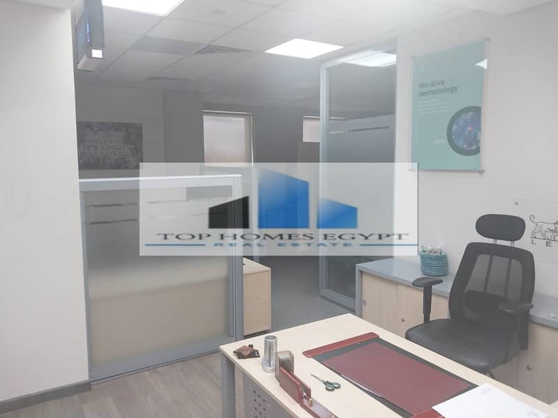 Fully fininshed office for RenT, in Bank Center St. , - 5th Settlement / مكتب إداري للايجار متشطب بالكامل في شارع مجمع البنوك 4