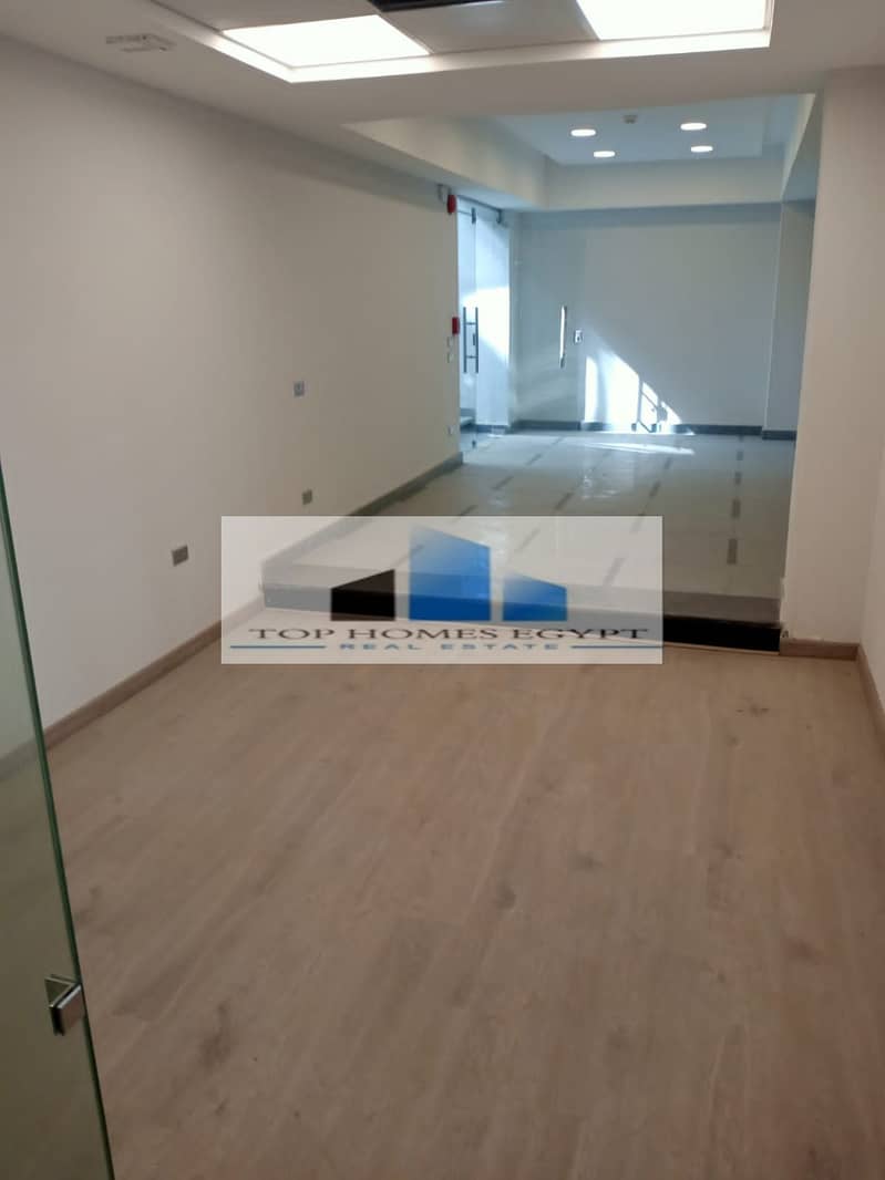 Office for rent 332m in Bank center - 5th Settelment / مكتب إداري للإيجار في منطقة البنوك - التجمع الخامس 1