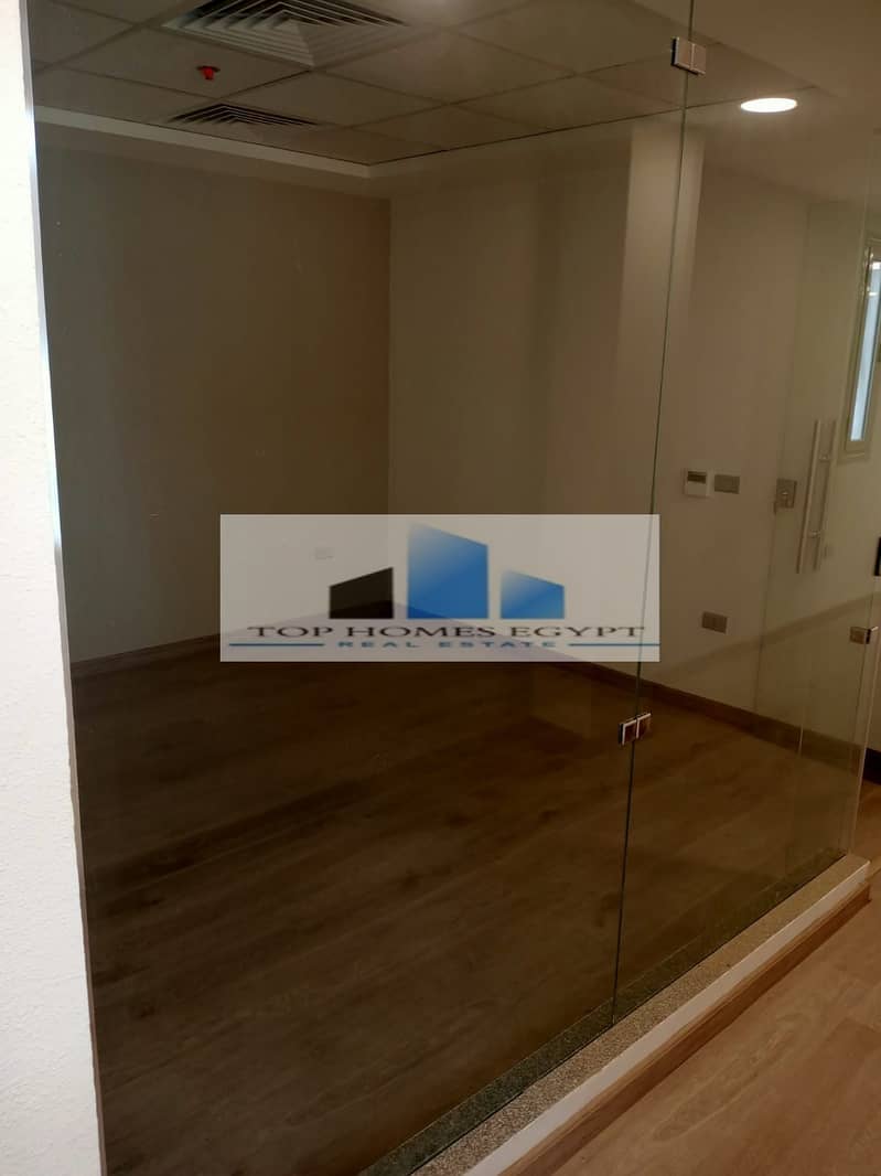 Office for rent 332m in Bank center - 5th Settelment / مكتب إداري للإيجار في منطقة البنوك - التجمع الخامس 3