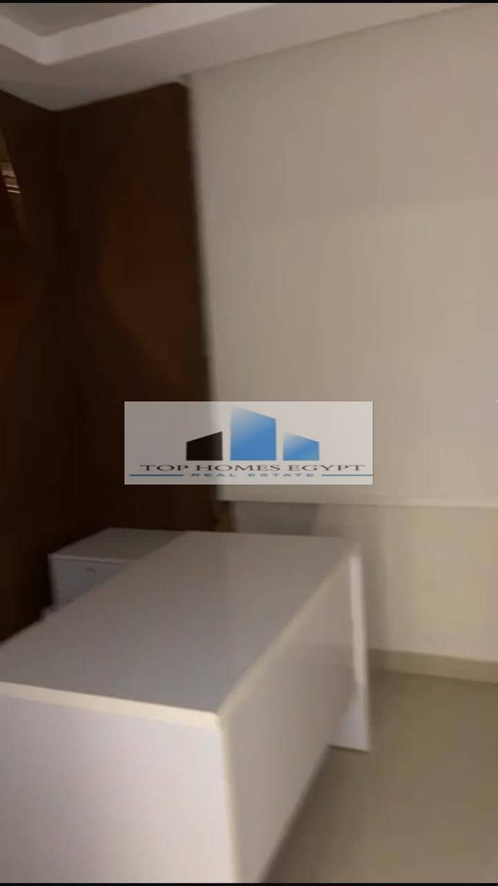 Clinic for rent 60 SQM on North Teseen - 5th Settlement / عيادة طبية للإيجار علي التسعين الشمالي مباشرة 2