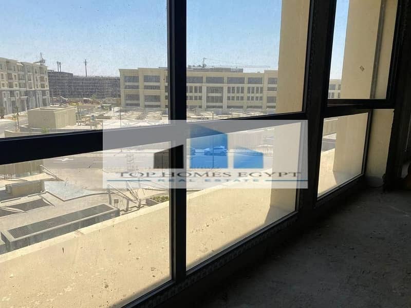 Office Space for Rent 217 SQM in Mivida Business Park / مكتب إداري للإيجار بأقوى مشاريع فى ميفيدا 5