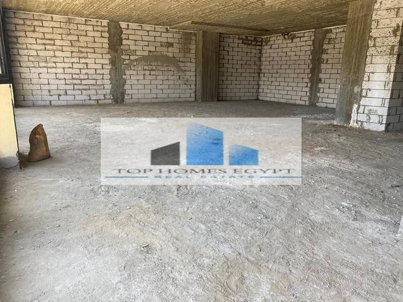 Office Space for Rent 217 SQM in Mivida Business Park / مكتب إداري للإيجار بأقوى مشاريع فى ميفيدا 11