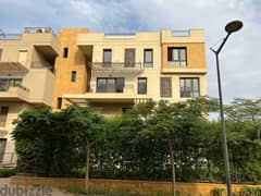 triplex eastown / - 3 bedrooms / 4 bathrooms 305m /roof 78m