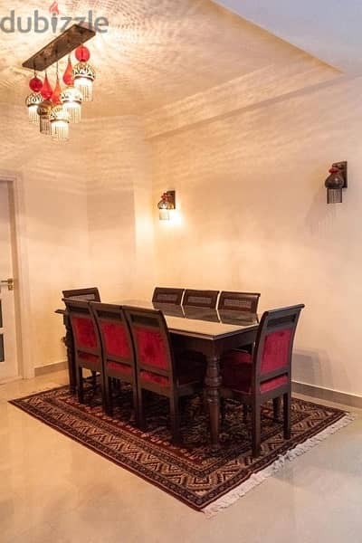 Dinning room with buffet