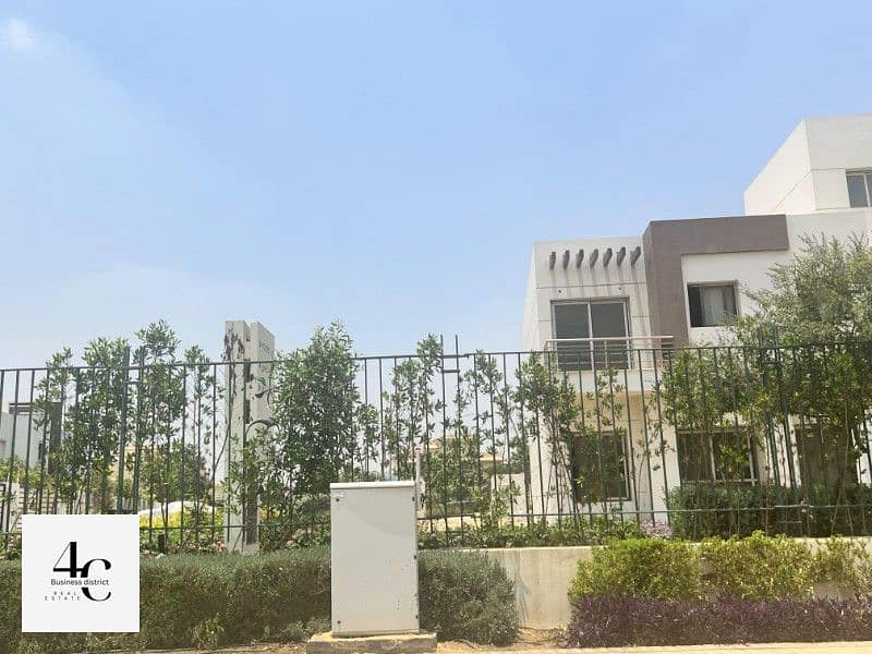 Ready to move and with installments town house corner 270m 4 bedrooms modern in hyde park new cairo 6