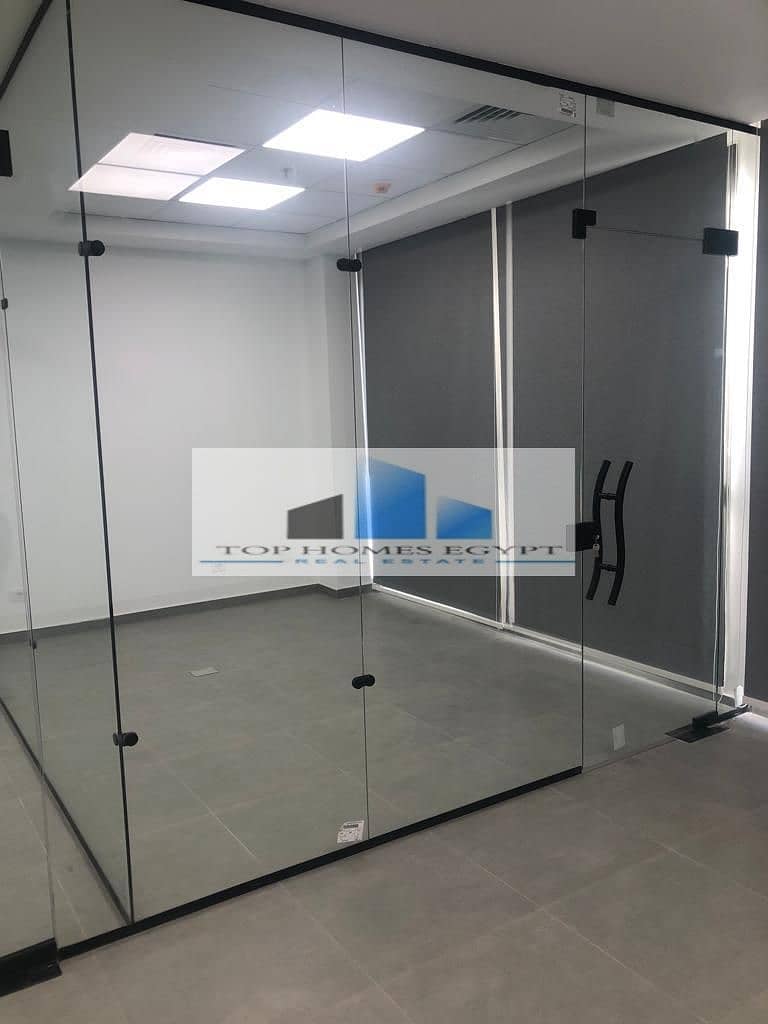 Office space for rent 136 sqm fully finished with ACs in Mivida / مكتب للإيجار متشطب بالتكيفيات في ميفيدا بزنس بارك 3