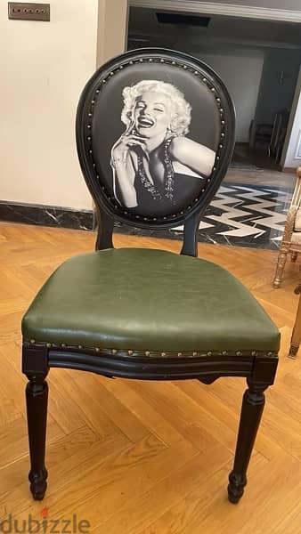 2 leather rare Marilyn Monroe chairs ٢ كرسي جلد مميز 5