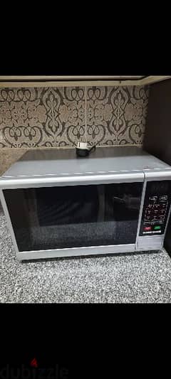 Black & Decker 30L microwave oven with grill 0