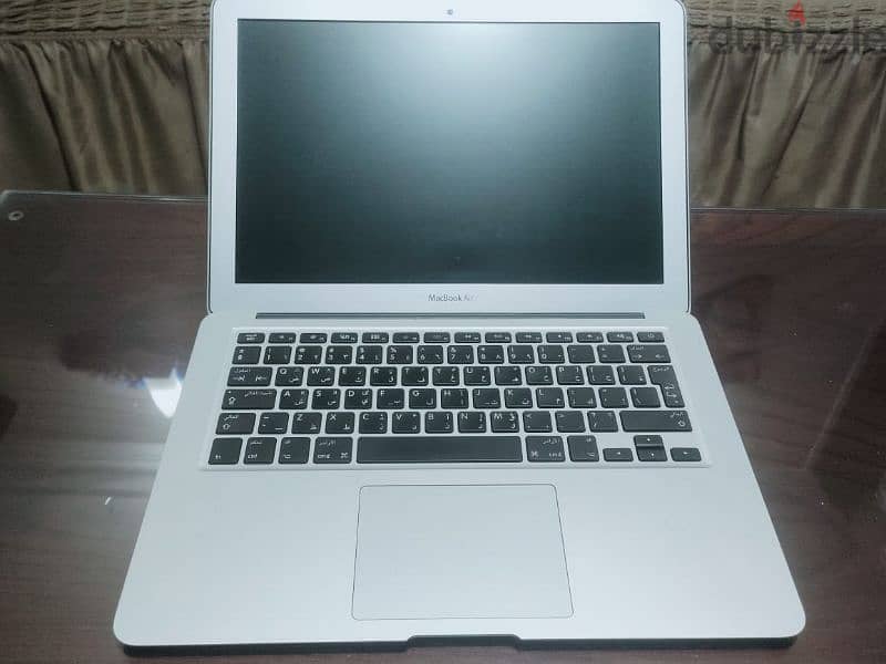 Macbook Air (2017) 3