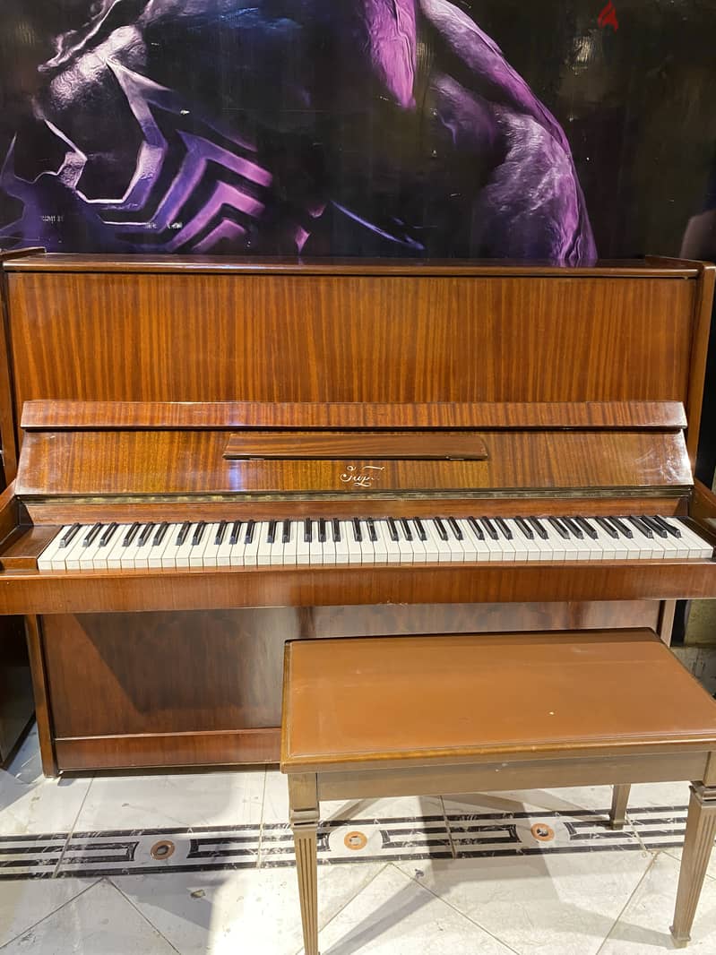 Piano with a perfect condition 1