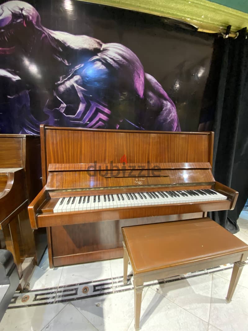 Piano with a perfect condition 3