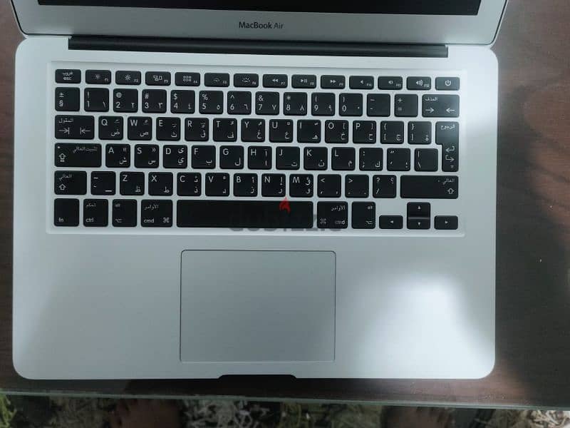 Macbook Air (2017) 8