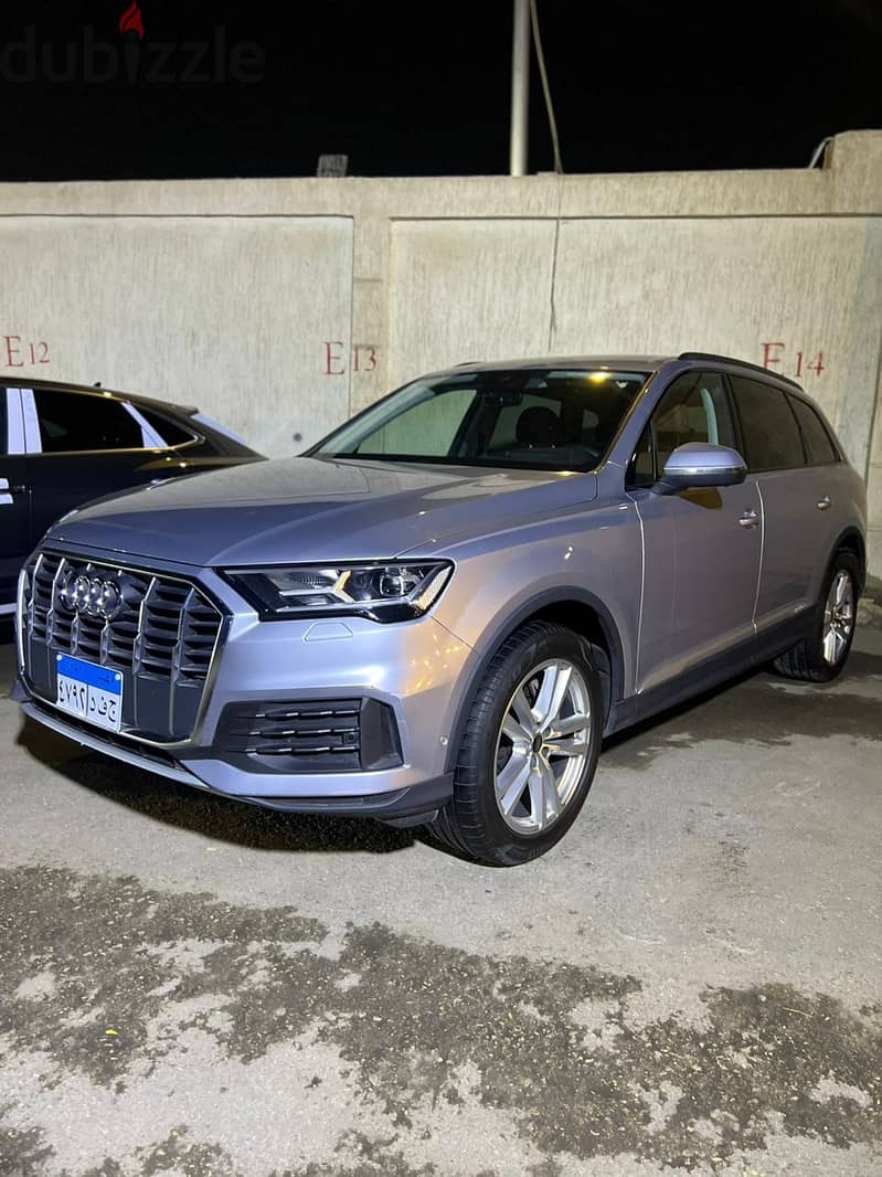 Audi Q7 2022 S-line 1