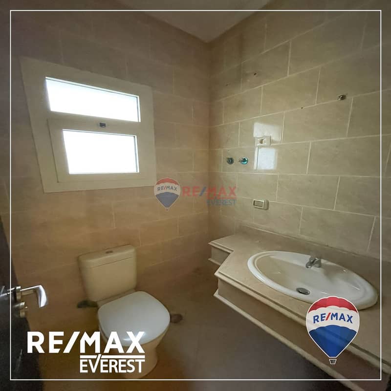 Resale Super Lux Apartment Very Prime Location In The Address - ElSheikh Zayed 6