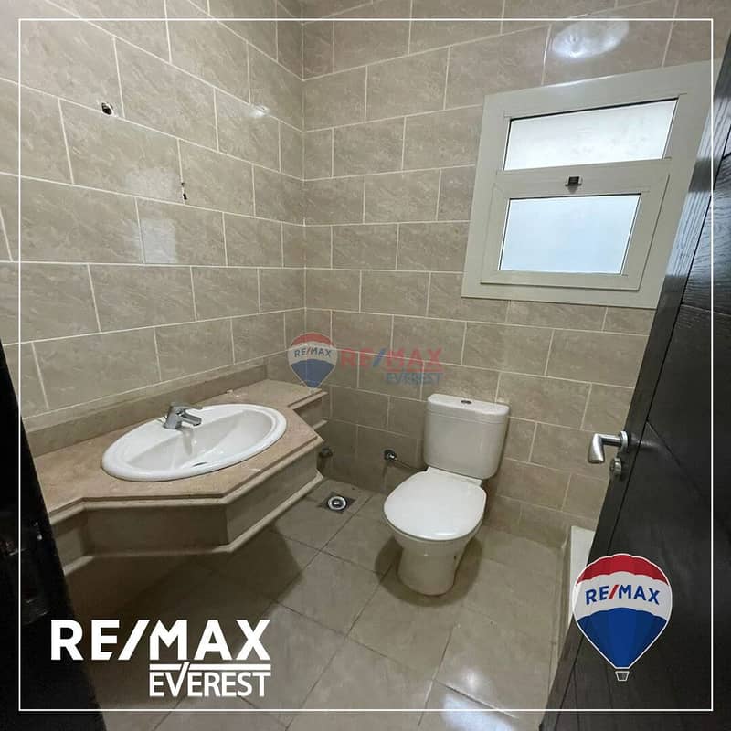 Resale Super Lux Apartment Very Prime Location In The Address - ElSheikh Zayed 8